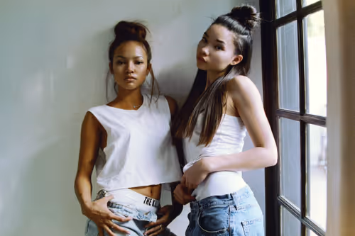 Item #49421393432894499121215694470303184244096795482679490930709574073861353242625 Media