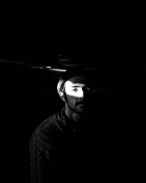 Item #84797383777956285706345653252299909508766224467005563927314375427588962123777 Media