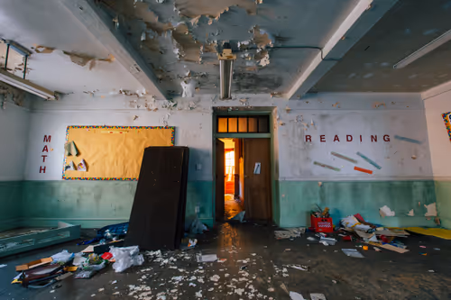 Item #10476208371703460535276576839065665727776608392811958092550952991004202893313 Media