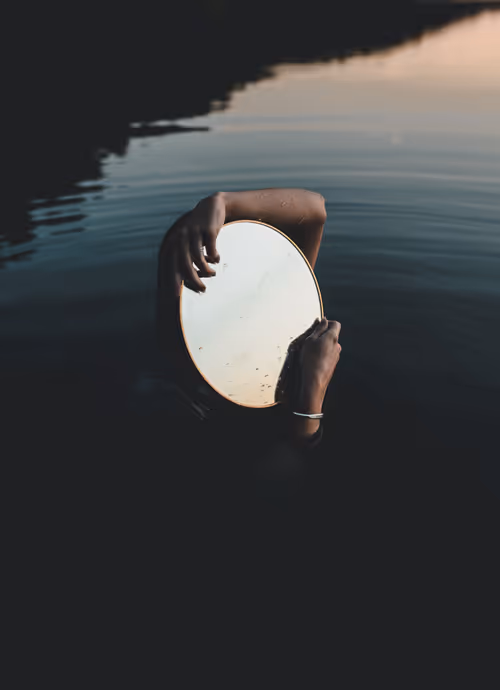 Item #40108322951802129361594584681119870045558526777819700458629971008468537049089 Media