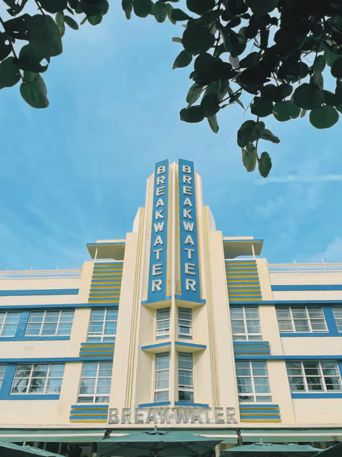 Item #37053136333864273197095426483990461363050961166298623753241750123782999113729 Media