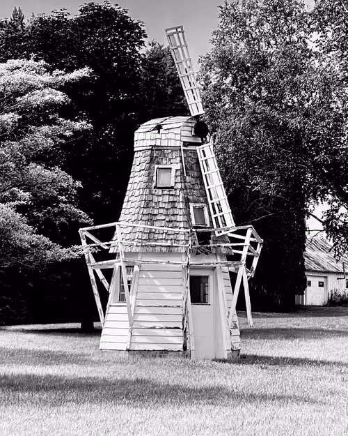 Item #31654410280115823025506001687003673065121824444213070757845373079375434481665 Media