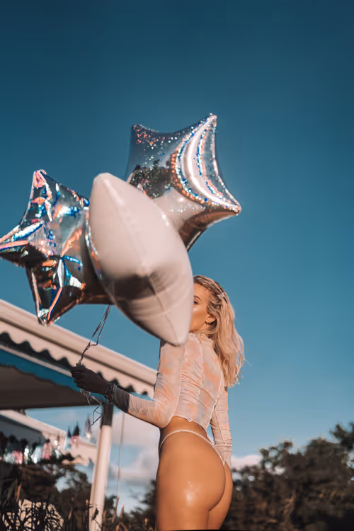 Item #89972536140014870292839030141973545954923484717999397764705170926634618847233 Media