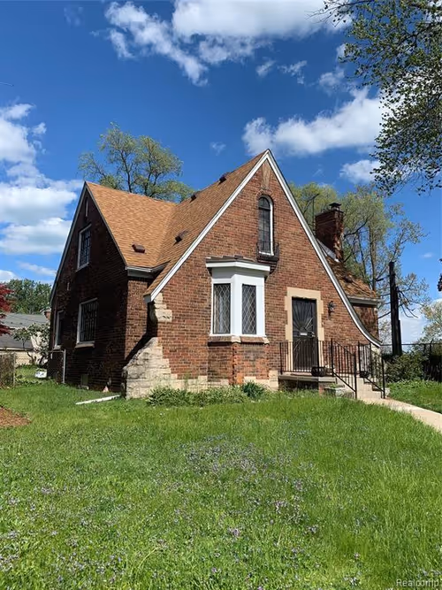 Item #34274270863773985776799105328213402810467255184948487708996436786150870351873 Media