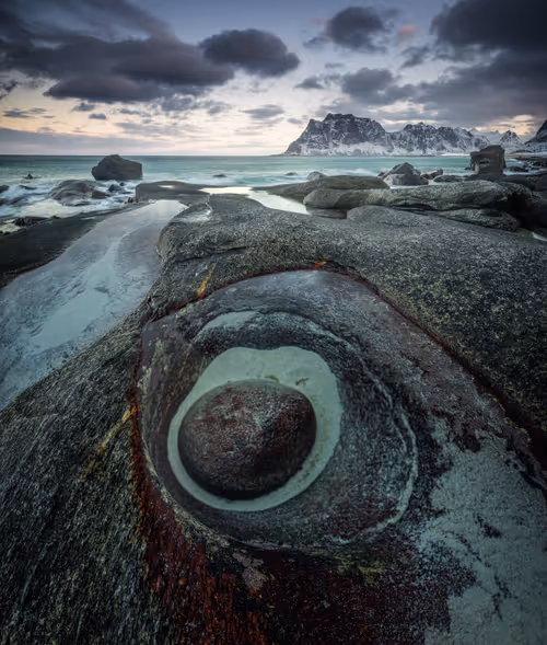 Item #28682539069684656541734828821976802711290237176293642286881478801154300182529 Media