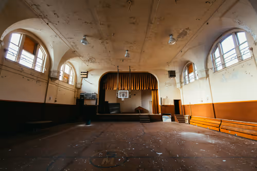 Item #10476208371703460535276576839065665727776608392811958092550952999800295915521 Media