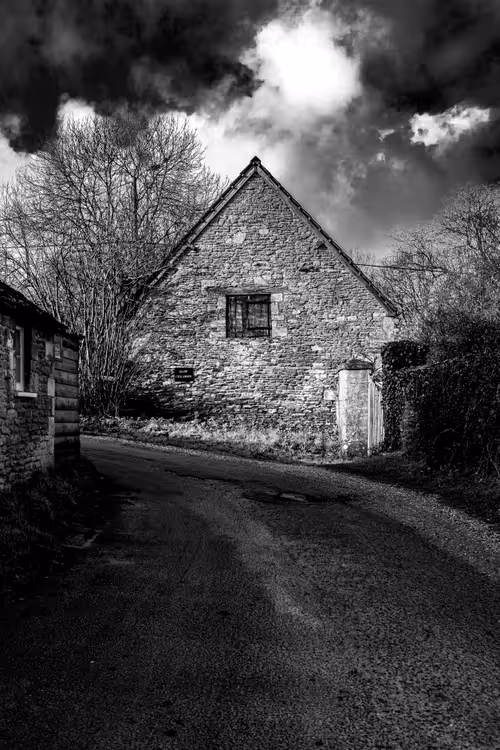 Item #95930744612989253264341458363878669706731092846429446161851758971860404928513 Media