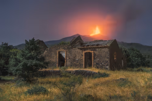 Item #29665505459776512063151611391641042533234332755845632920050768272957720494081 Media