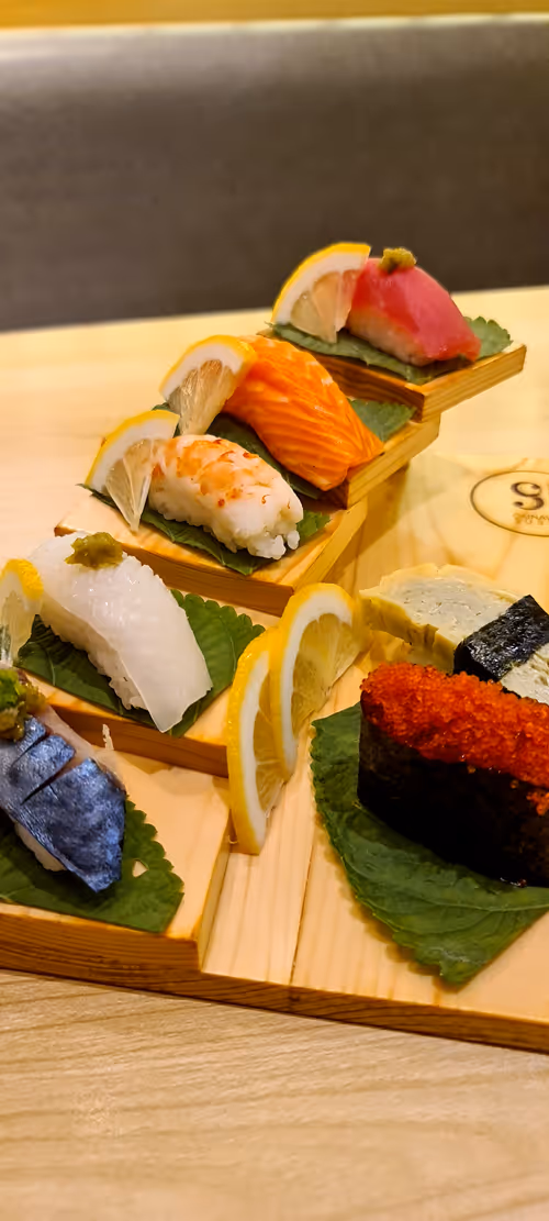 Item #45587486599812322055071502889889837694324180513747183771448819568701436067841 Media