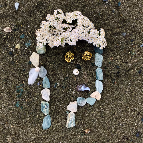 Item #98107617753721193587173935520703534334244090805083319737588344773292117196801 Media