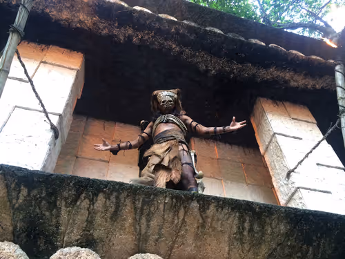 Item #32950900541074688019941179761660279688848553733738145877252428390394585153537 Media