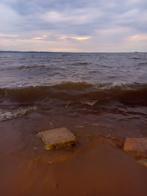 Item #94540594873627566214253693638695074369245433436911139179040268765859973955585 Media