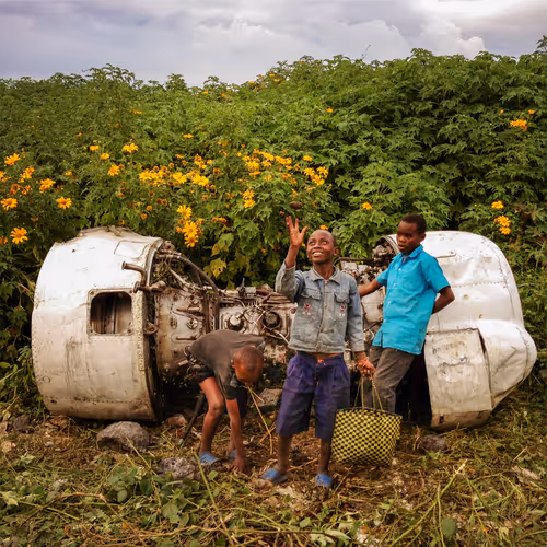 Item #5606426941725502535038272761259107725542531596447892324367451192517202018305 Media