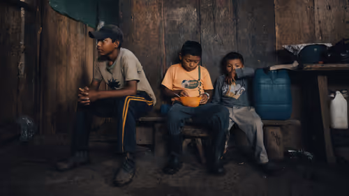 Item #38640678418960091879167073134620808059318826379912893500964934311865388892161 Media