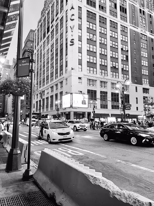 Item #65999005208686371741753592123738176618811991695533814656232802941898802069505 Media