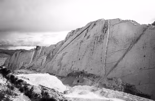 Item #87092990260447267838744578330374476785020899117585411719574779582148983652353 Media