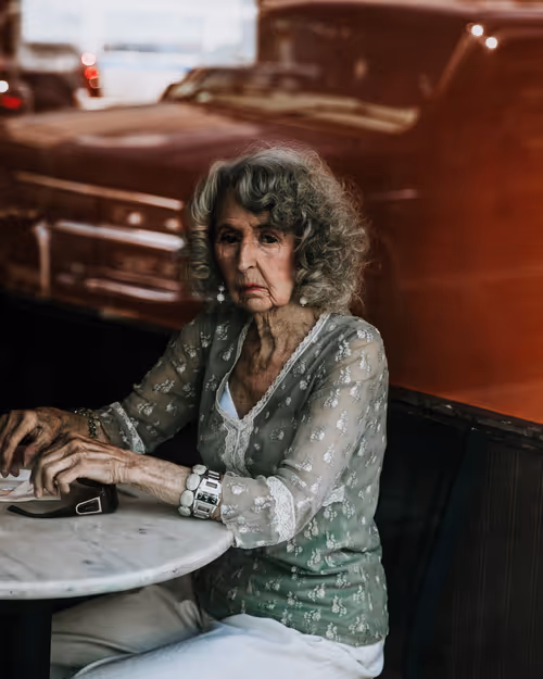 Item #55440886487937580274167437341387519678257013986126543852077000323937362509825 Media