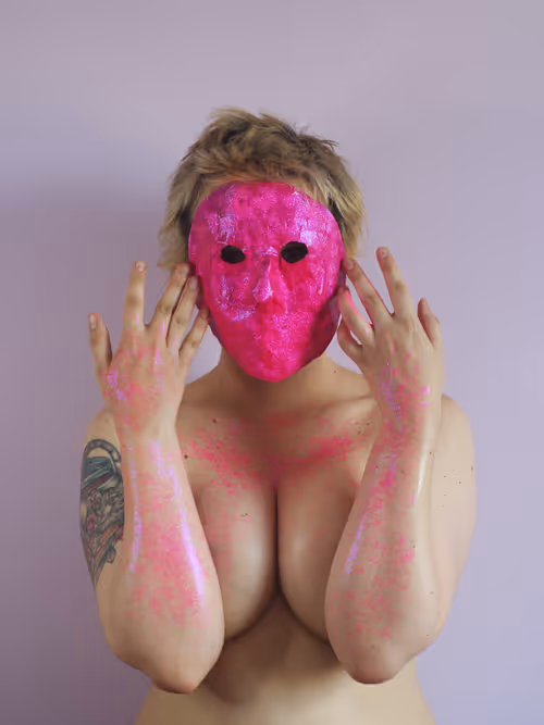 Item #74044223418963058719430139109127574928607342041478017501753412540073401909249 Media