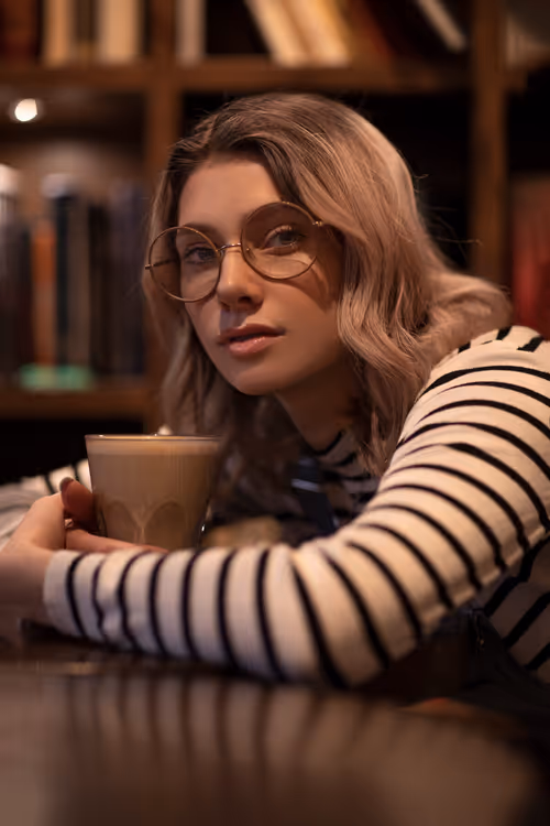 Item #83025205207783839798165937954288756946951923074111276492869062078504921726977 Media