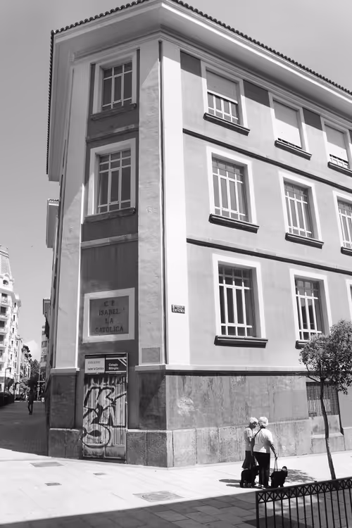 Item #40449787652065743018640773044495240111019622512701765753694832959871371968513 Media