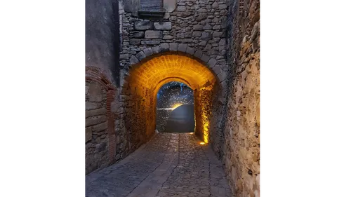 Item #103788012299316395703781771353993039955592513167256329746218497915777896677377 Media