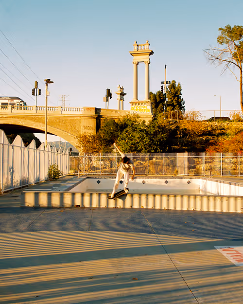 Item #103337611933110337448161440806560268112476320183319594419260887152734553243649 Media