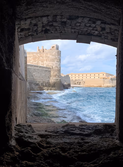 Item #17398505035155886299443567647096985352821174740737303565068841183280938090497 Media