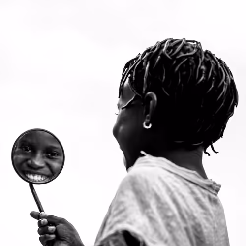 Item #27044860133245640427744722602934654172469236008198595321627444206675775455233 Media