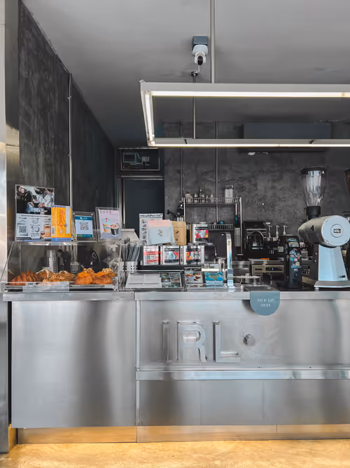 Item #61748312555266975109451486537523370227541378118853979631158962836464325361665 Media