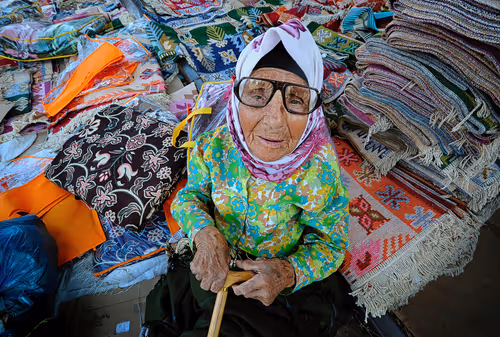 Item #96578766880217078611313821785465910127802058938618916549431102988729228197889 Media