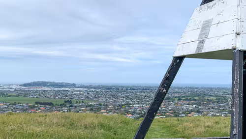 Item #100151078309057675366159992497543003968848618159963270405575559564641093812225 Media