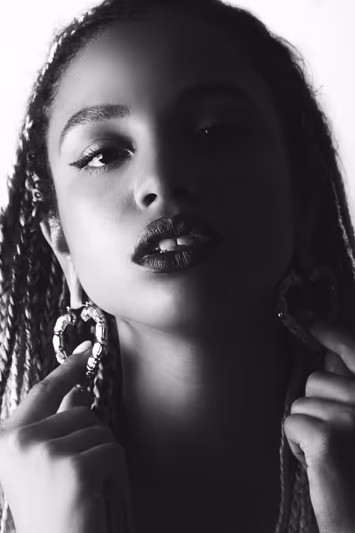 Item #54633628777457058039979045655864865072314601931694367880395140079808396918785 Media