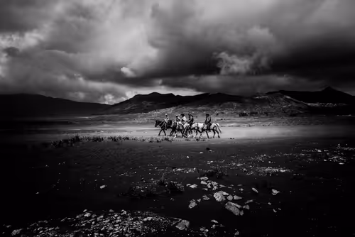 Item #84834639463328091260484975677994672960317612935287513554023817860629191983105 Media