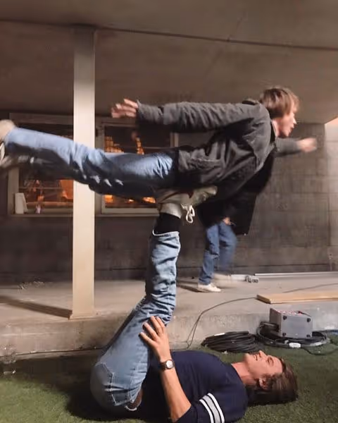 Item #59003854408873804547006752258089383037665507029901773940723847430745278644225 Media