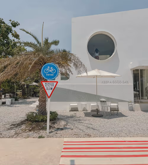 Item #61748312555266975109451486537523370227541378118853979631158962835364813733889 Media