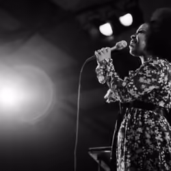 Roberta Flack Photographed By David Gahr