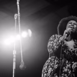 Roberta Flack Photographed By David Gahr
