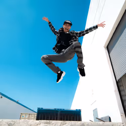 7826494439181584659657615970930668863488