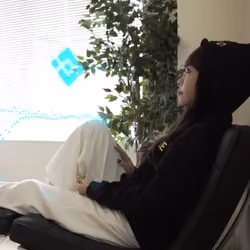 Missbitcoin LOVES  Binance 