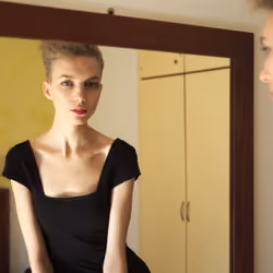 Anna on mirror