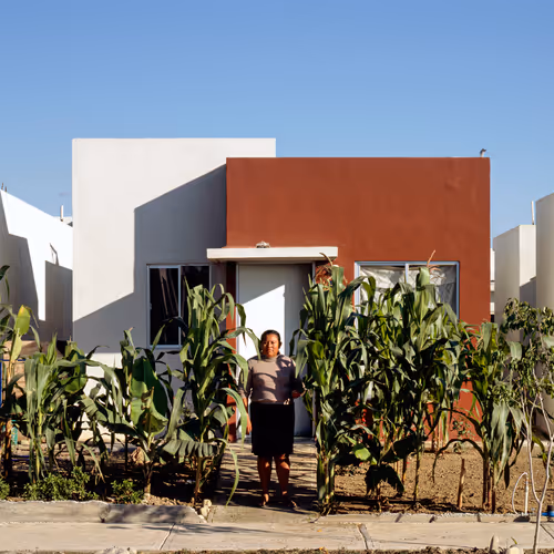 Suburbia Mexicana, People of Suburbia #12