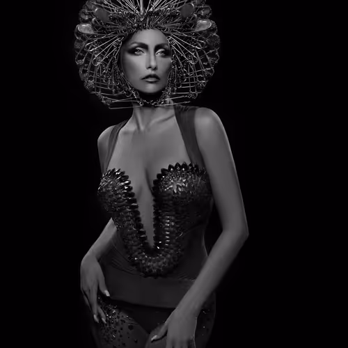 Monochrome - eZMLt0vRNf