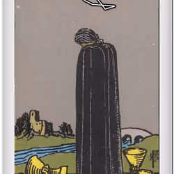985