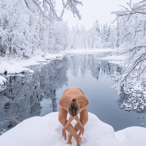 SNOWFLAKE: NUDE YOGA GIRL