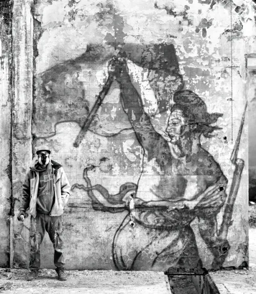 Item #17179869185 Media