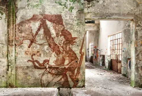 Item #8589934594 Media