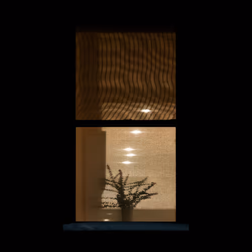 WINDOW 880