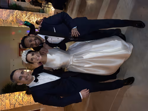 Item #18638854183941316322917227380185913978229752989425206551704756518403671759220 Media