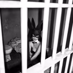 Caged #7/10
