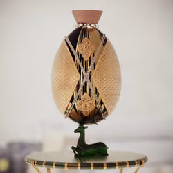 Royal Egg #816